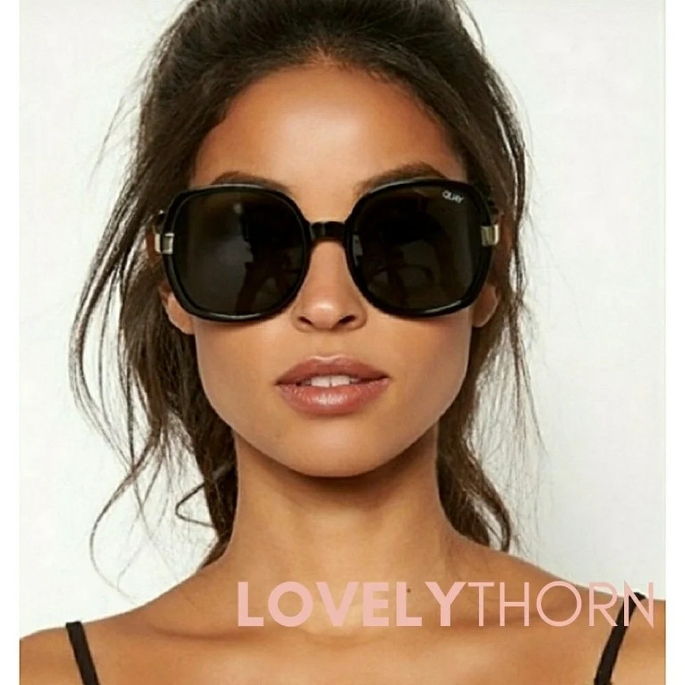 QUAY // ltd ed chrissy teigen retro-glam oversized round black smoke gold sunnie